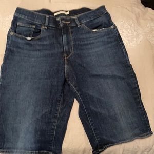 Levi’s Bermuda short size 30